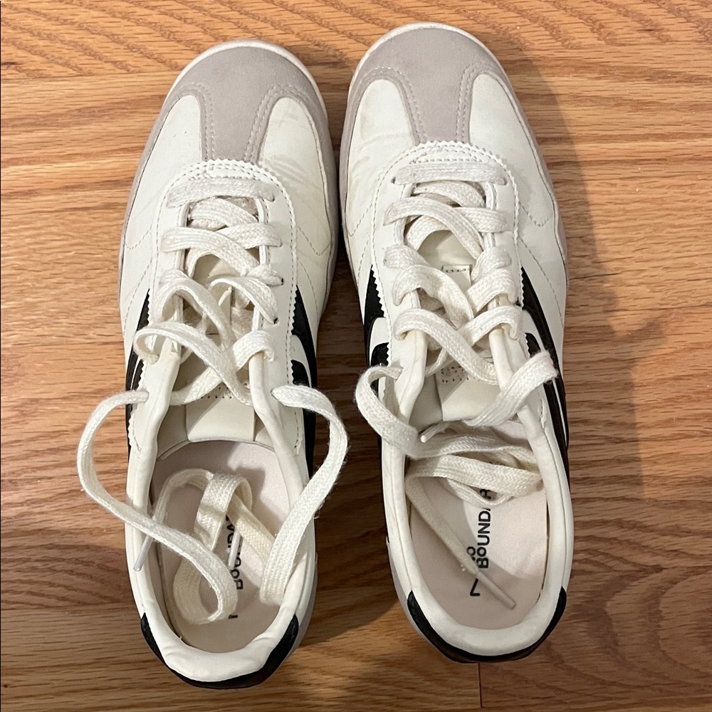 Cream and black Sneakers